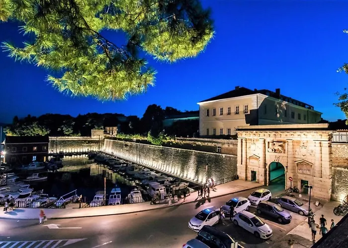 Marina Апартаменти Задар